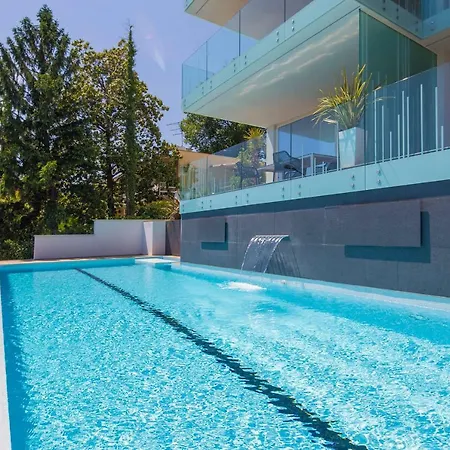 Apartment Deluxe