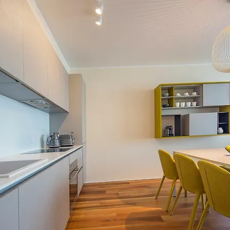 Apartment Deluxe *